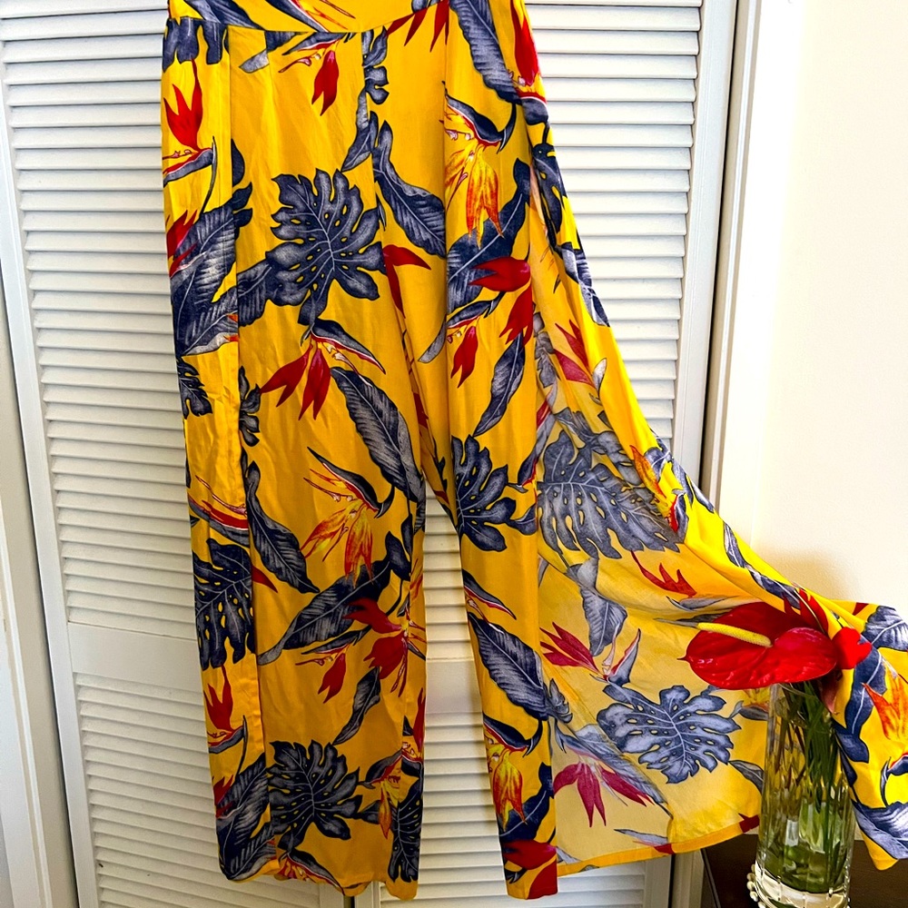 Nwot Tropical  flowy pants/ beach pants.